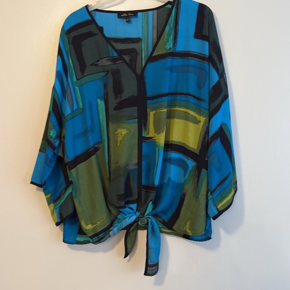 Beautiful tied front blouse size L